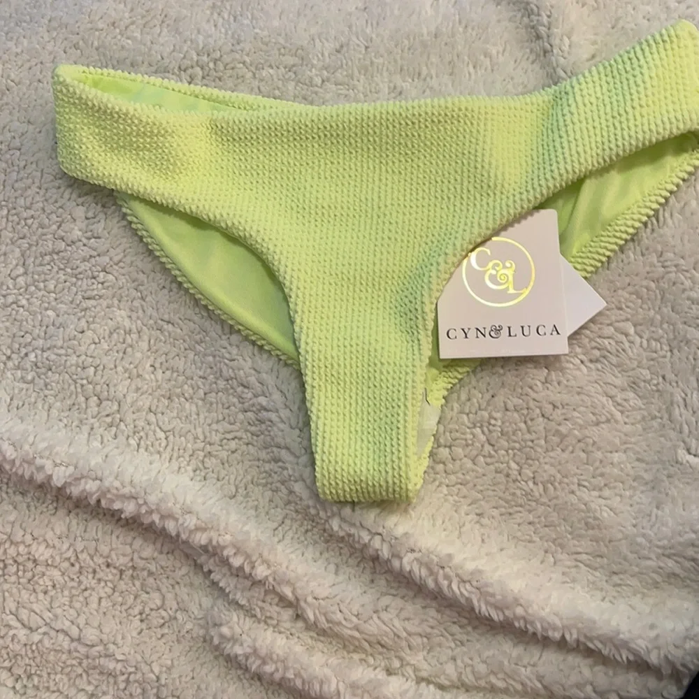 Cyn & Luca 💦 Bikini bottom only Citron  medium juniors - Picture 2 of 10